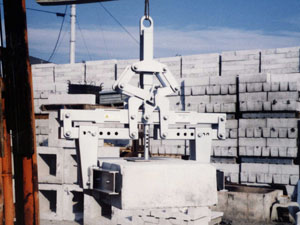 万能キャッチャーSタイプ 吊りクランプ　AMC-600-S