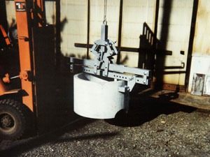 万能キャッチャーRタイプ 吊りクランプ　AMC-600-R