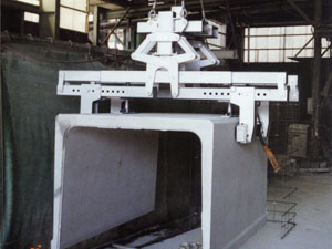 U型水路脱型機 吊りクランプ　US-1500