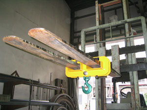 フォークリフト用吊りフック　FRF-2000W